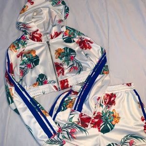 Multicolored shorts set with floral design
